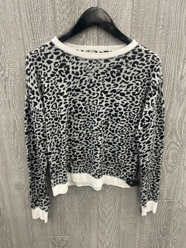 Casual Comfort Athletic Top Long Sleeve Collar By Zyia In Animal Print, Size: M