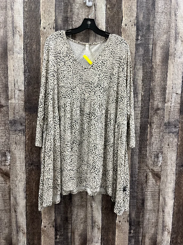 Sporty Wardrobe Top Long Sleeve By Emerald In Animal Print, Size: 3x