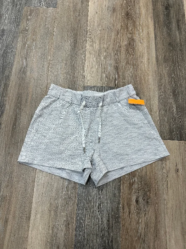 Trendy Apparel Athletic Shorts By Lululemon In White, Size: 6