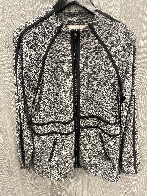 Retro Style Athletic Top Long Sleeve Collar By Zenergy By Chicos In Grey, Size: M