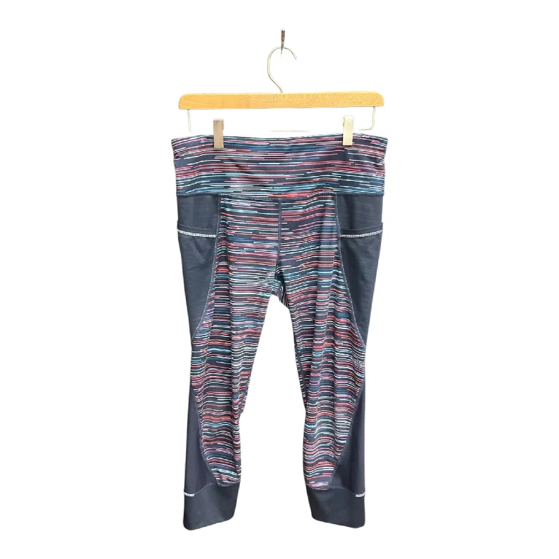 Functional Wear Athletic Capris By Athleta In Striped Pattern, Size: M