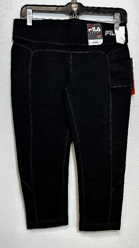 Cozy Essentials Athletic Capris Fila, Size S