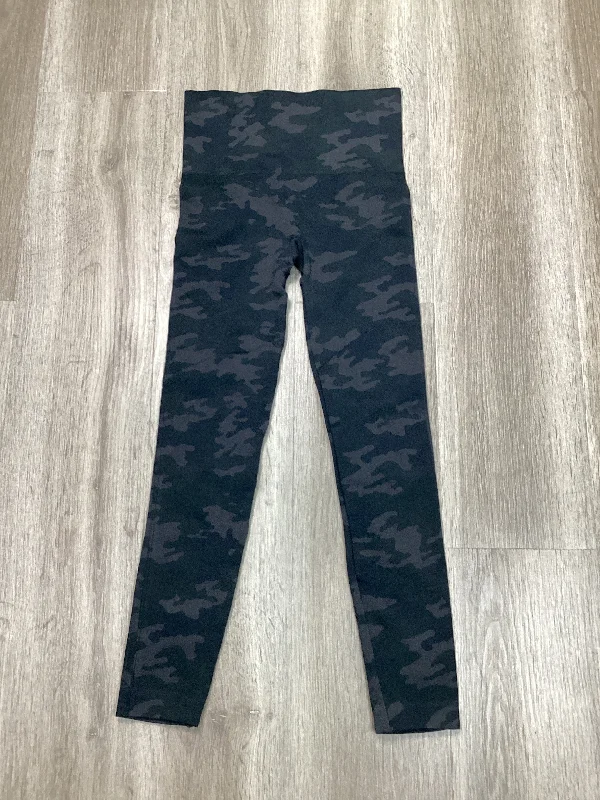 Casual Outfit Athletic Leggings By Spanx In Camouflage Print, Size: S