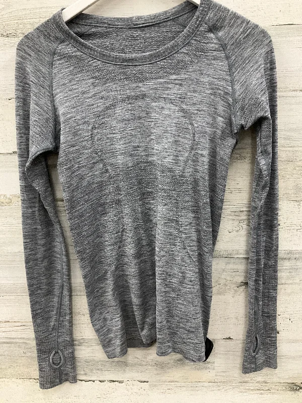Lightweight Gear Athletic Top Long Sleeve Crewneck By Lululemon In Grey, Size: 6