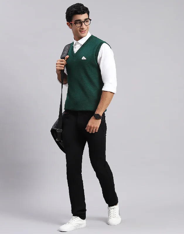 Comfortable Shoes Men Green Solid V Neck Sleeveless Sweater
