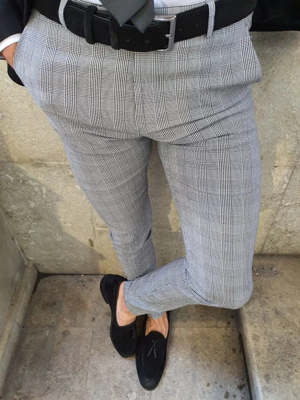 Laid-Back Style Shelton Black Slim Fit Plaid Pants