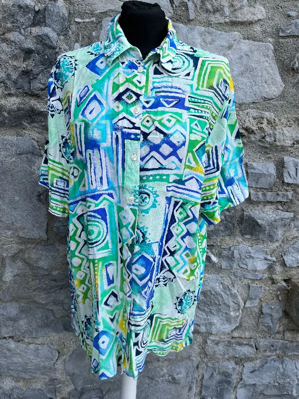 Simple Outfits 80s green geometric shirt Small