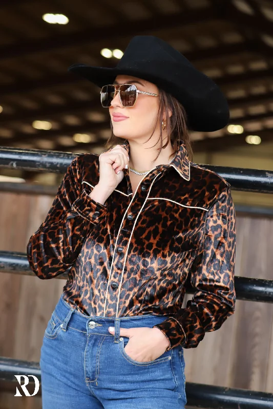 Comfortable Outfits LEOPARD VELVET PERFORMANCE SHIRT (ADULT)